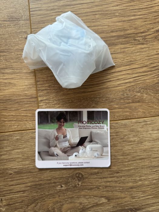 Momcozy M5 hands-free