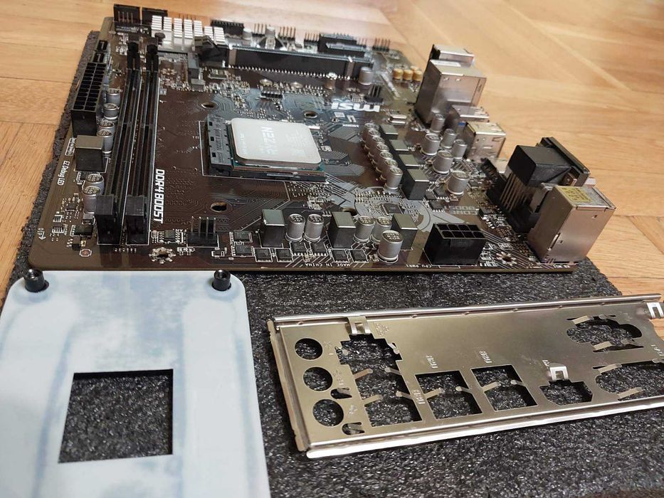 AMD Ryzen 5 3600 + MSI B450M Pro-M2 Max