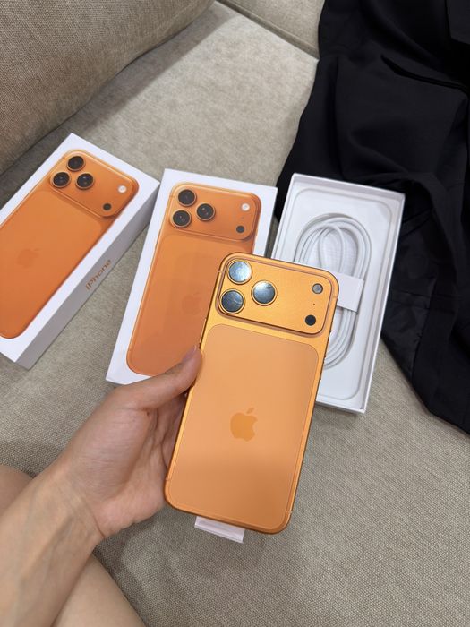 Айфон 17pro max оранжевый 256гб