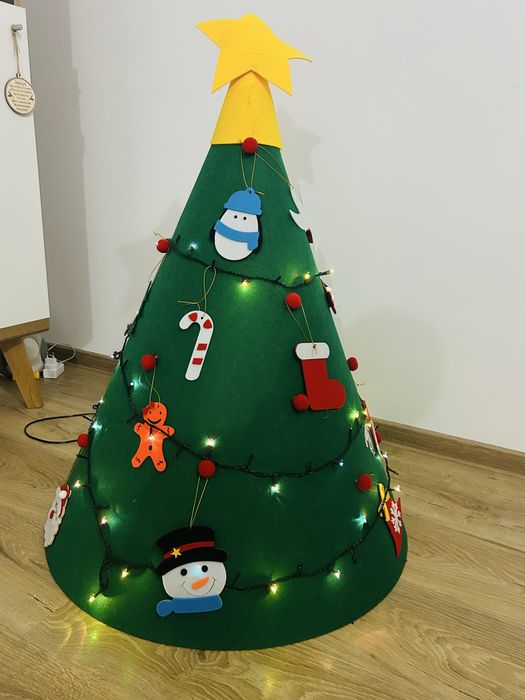 Bradut din fetru de Craciun pentru copii