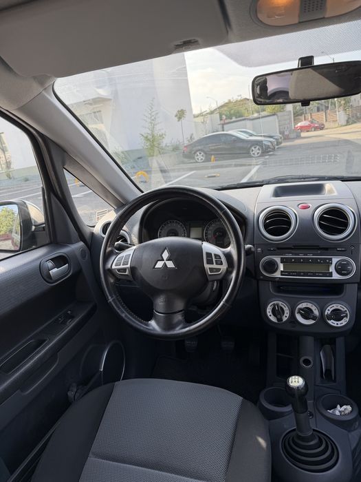 Ocazie Mitubishi Colt impecabil 79 000 km