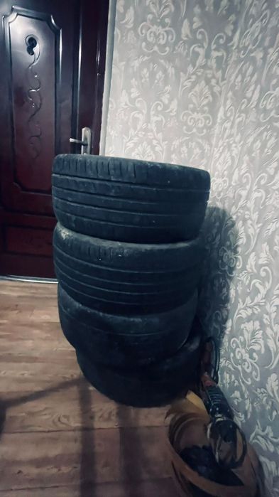 Летние покришка 245/35 R19