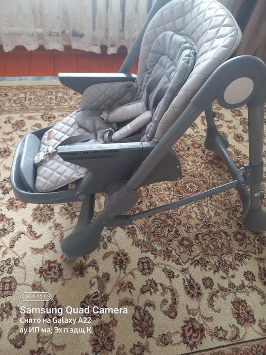 Детский стульчик для кормления