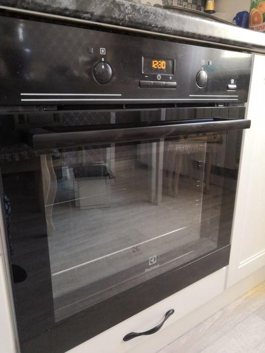 Духовой шкаф Электролюкс