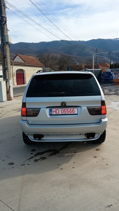 BMW X5 4.4i 286 cai