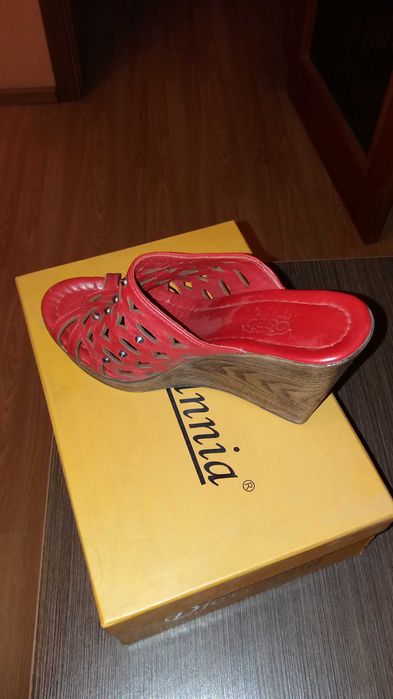 летние босоножки на платформе