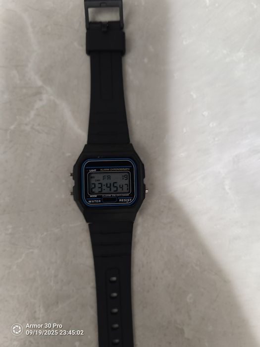 Vând Ceas Retro Nou!