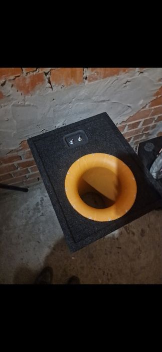 Продам сабуфер состояние новово