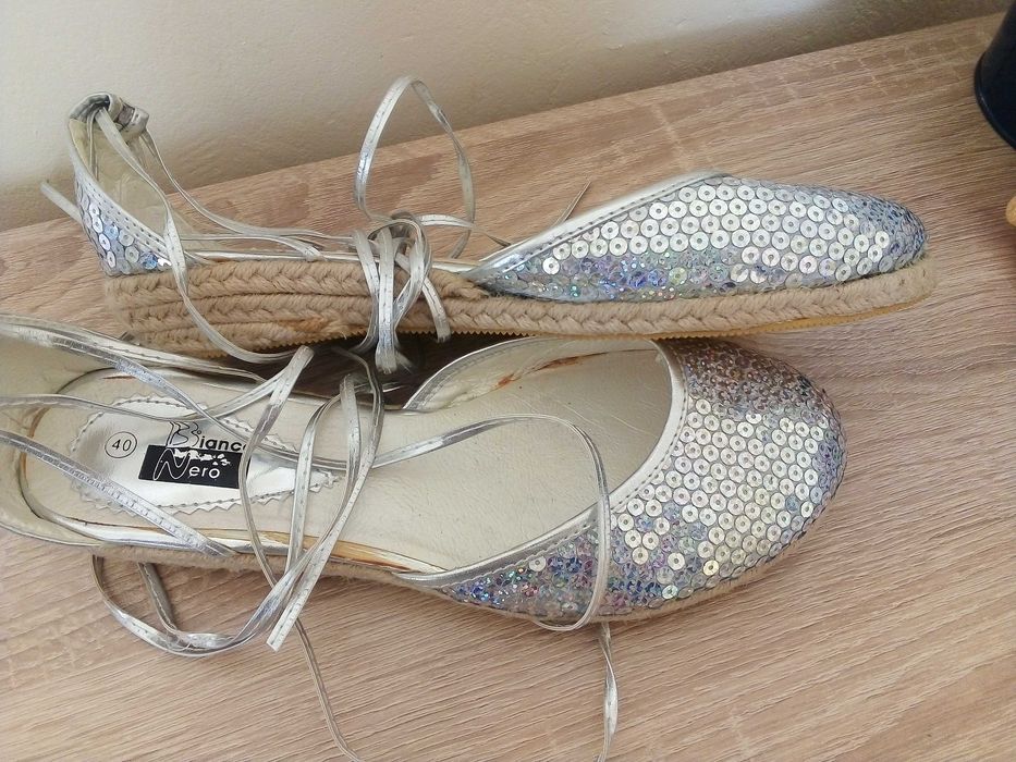 Сребристи обувки/Еспадрили с пайети