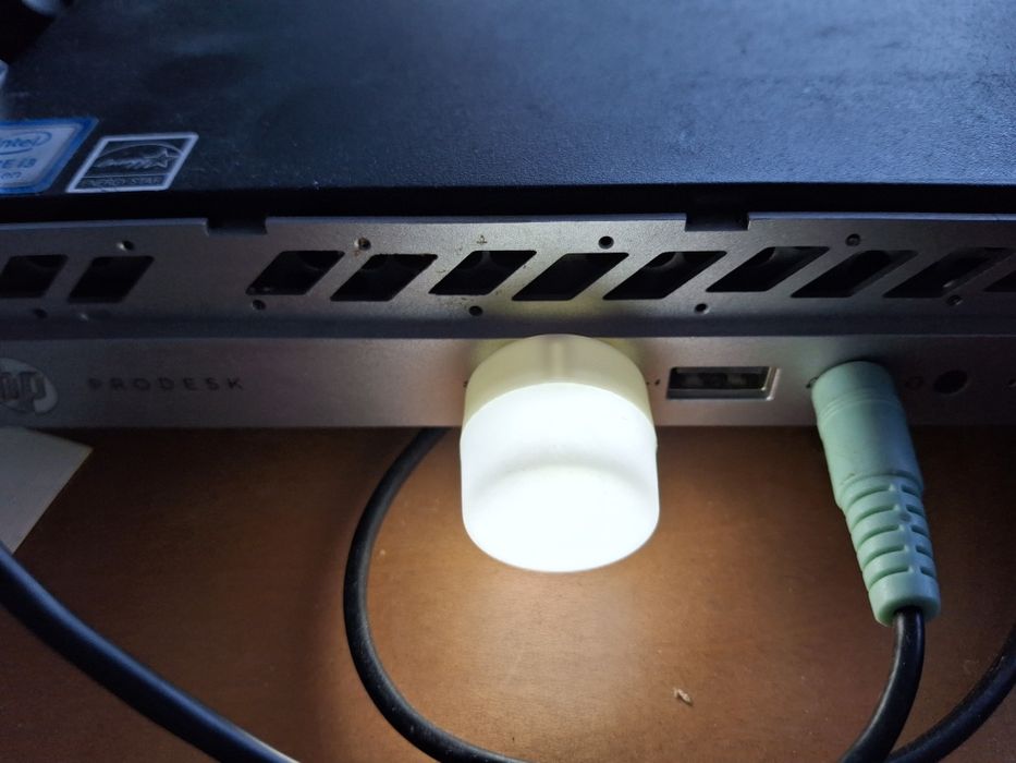 Компактна нощна LED лампа с USB