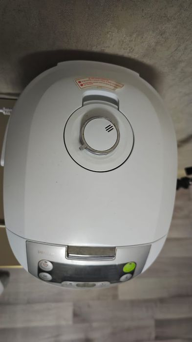 Мультиварка  Philips  в хорошем состоянии срочно продам