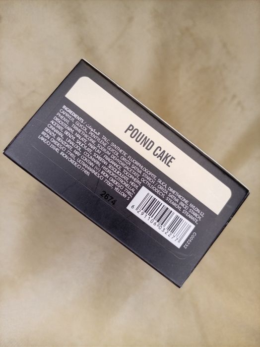 Huda Beauty Easy Bake