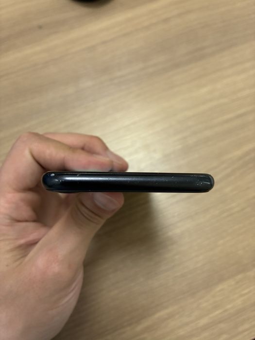 iPhone SE 2, черный, 64гб