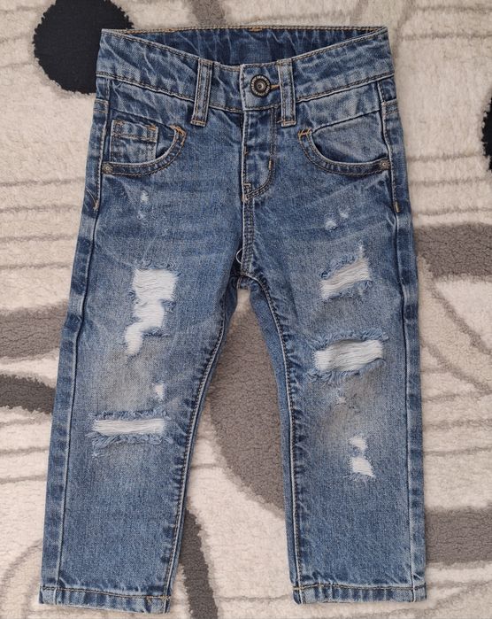Продам детские джинсы