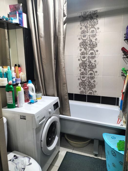 Продам квартиру 3-х комнатную