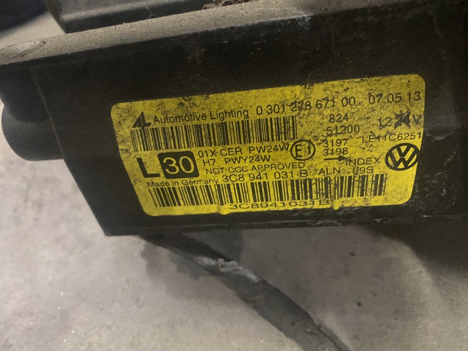 Far xenon vw passat cc 2011-2014