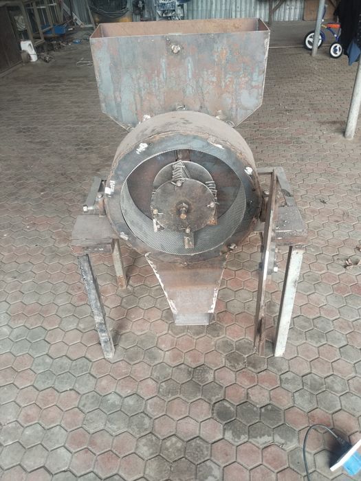 Дровилка для зерна и сена