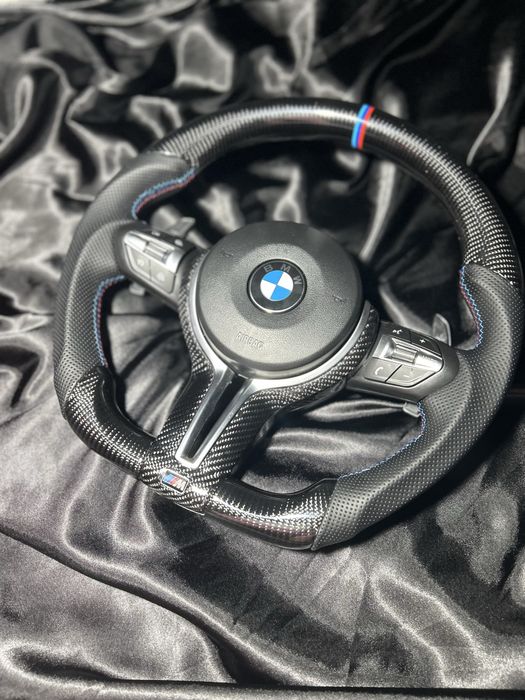 Volan BMW Carbon F10/F30/F01/F15/F16/F32/F25/F36/F20 etc Montaj Inclus