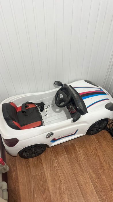 Продам детскую машину