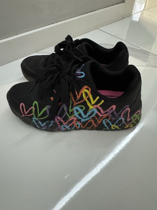 Skechers сникърси/маратонки за момиче номер 35.5