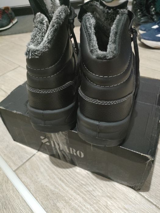 Продам ботинки защитные