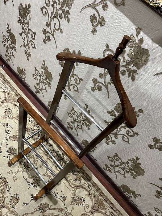 Вешалка джентльмен для одежды.  Качество супер! Доставка есть!