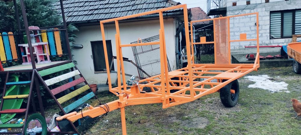 Ttrailer cu oblon spate cu balamale