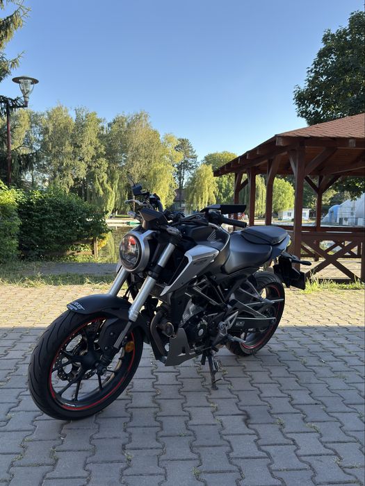 Motocicleta Honda CB125R A1