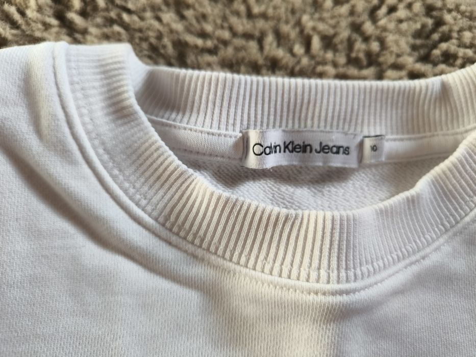 Оригинална блузка на Calvin Klein за госпожица