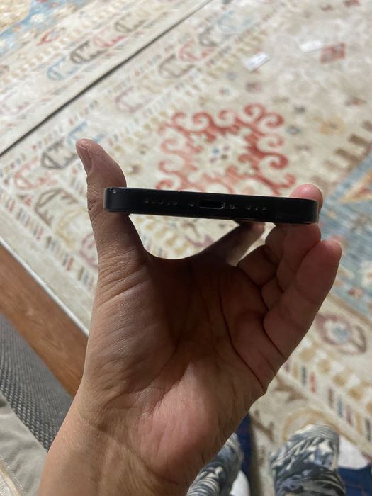 iPhone 12, в отличном состоянии