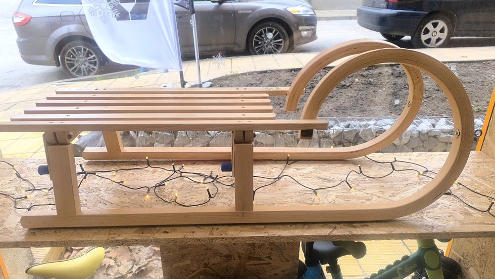 Сгъваема дървена шейна