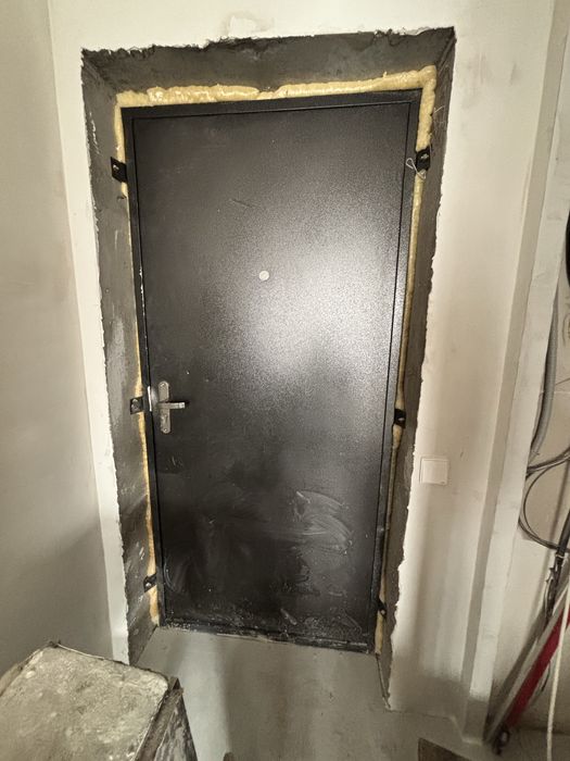 Входная металлическая дверь