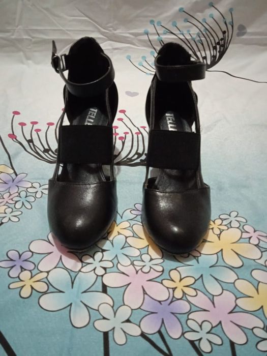 Туфли ременли ва товонли