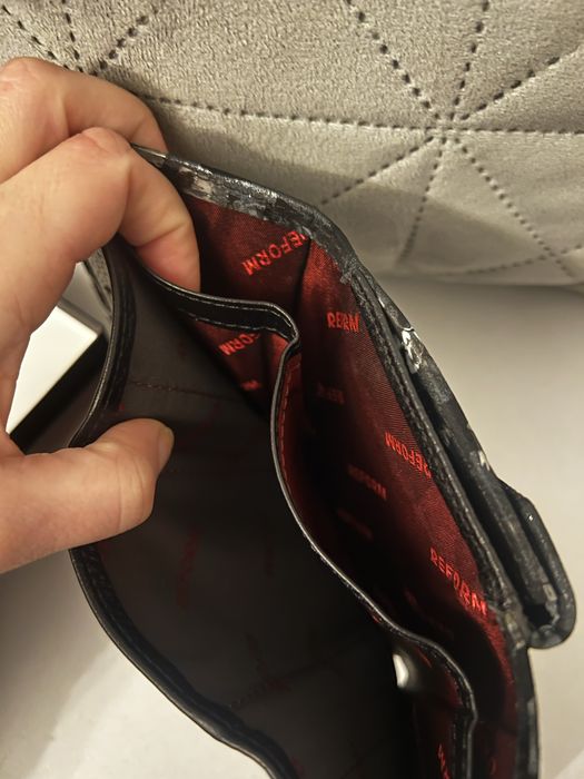 Кожени ръкавици и протмоне