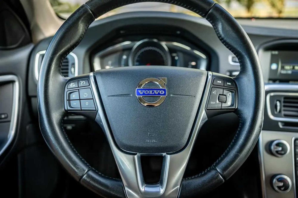 VOLVO V60 2015 — imagine 3