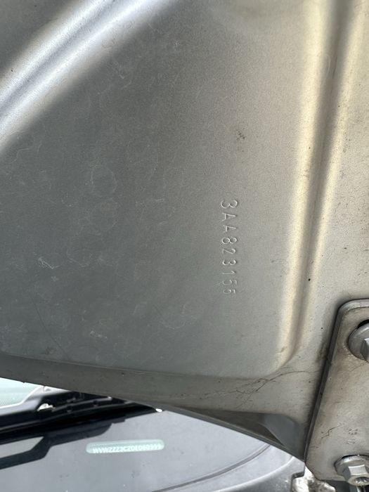 Оригинален преден капак пасат б7 2012г отличен