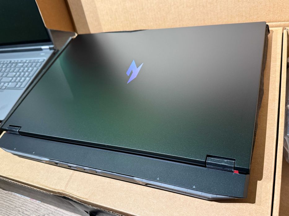 Laptop Gaming Acer Nitro 18  Ryzen Al 7 350 32GB NVIDIA RTX 5070 1TB