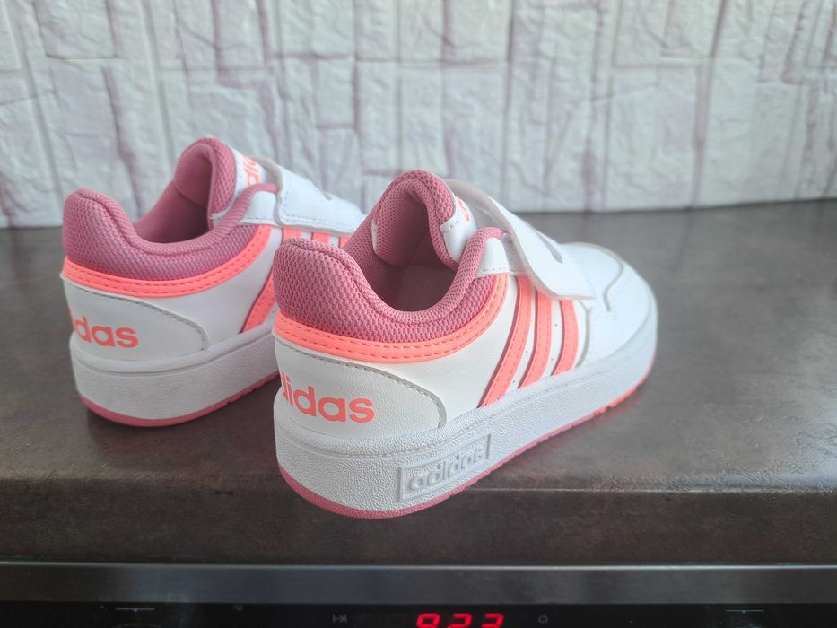 детски маратонки за момиче,кецове,спортни обувки,Adidas,номер27,адидас