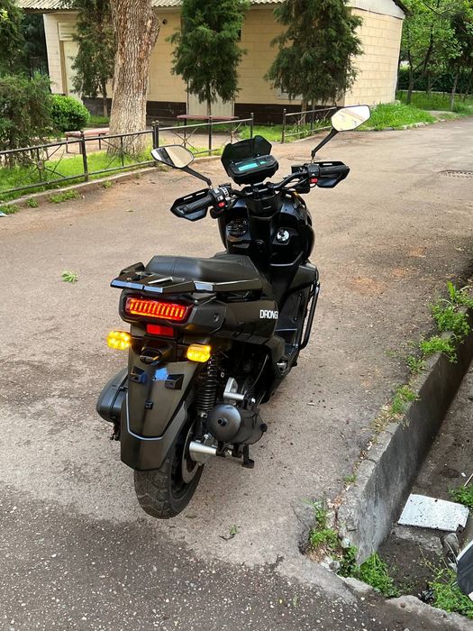 Tank skuter 2025 yil 150 kub  6000 yurgan jesti faralari bor