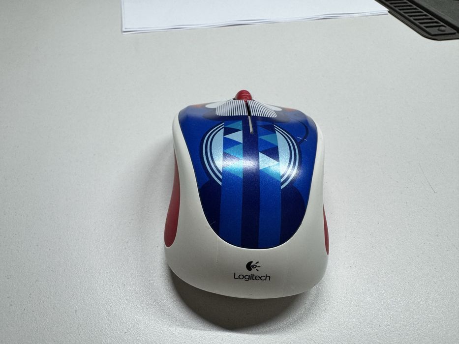 Безжична мишка Logitech M238 (Play Collection - Маймунка) + калъфче (без приемник)