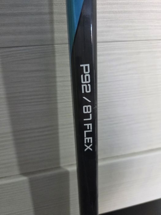 Продам клюшку хоккейную