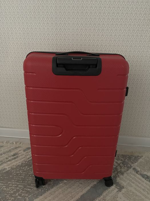 Чемодан новый 8.000 тг