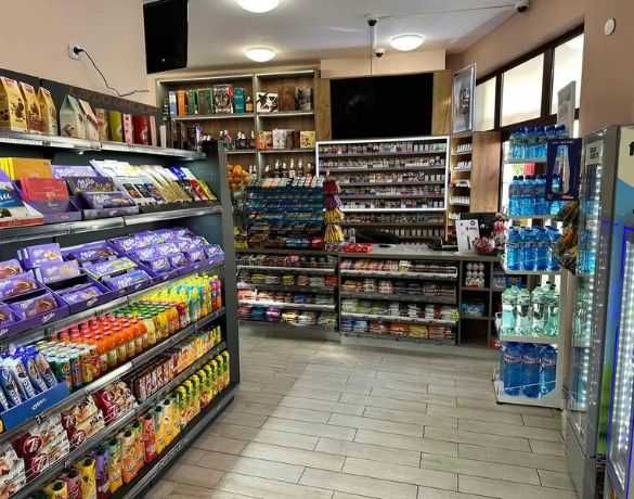 Метални крайстенни и островни стелажи за магазин за нон стоп