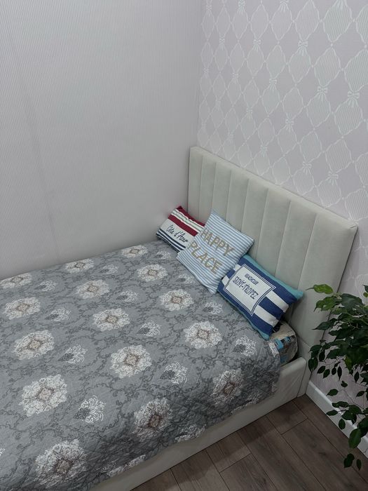 Детская кровать с матрацем