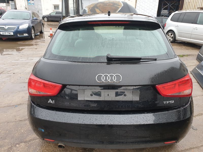 Hayon Haion Portbagaj Dezechipat cu Luneta Geam Sticla Audi A1 2010 - 2018 Culoare LY9B