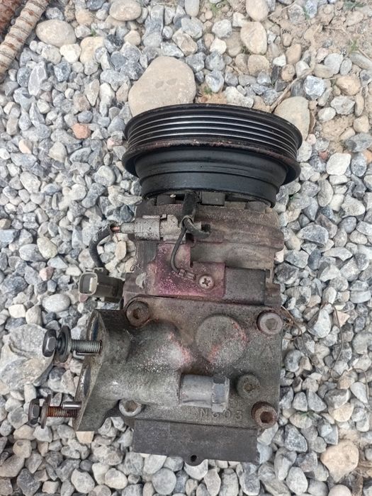 Компрессор кондиционера Camry 20