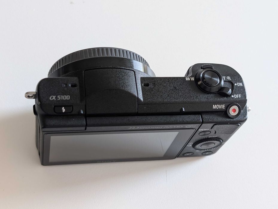 Sony A5100 (Тяло) – Компактен и запазен