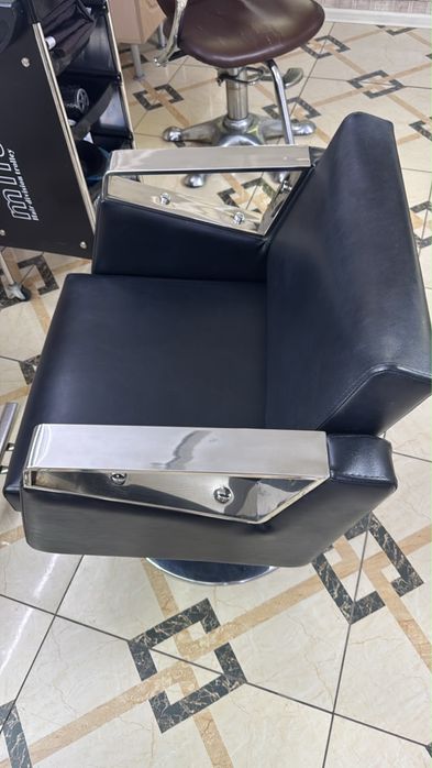 Продам кресло для салона красоты
