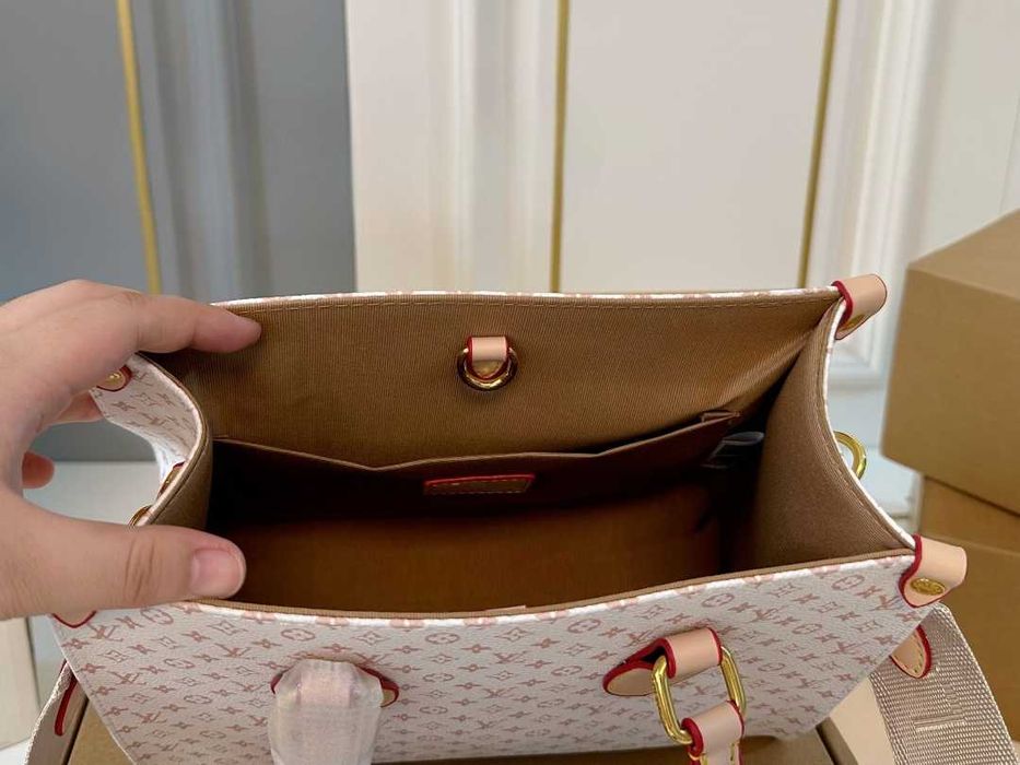 Дамска чанта Louis Vuitton