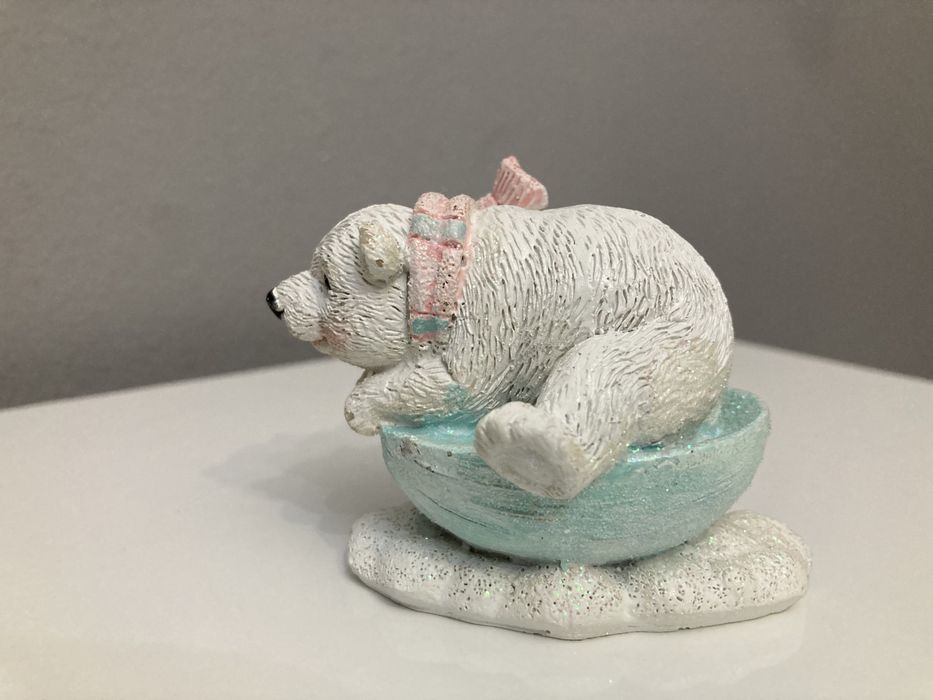 Фигурка медвежонка